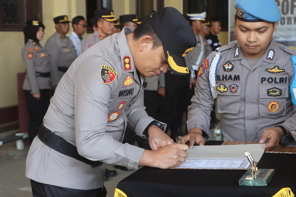 Polres Probolinggo Tandatangani Pakta Integritas Narkoba | PANTURA7.com ...