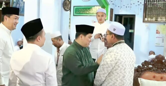 
					Ketum PSSI, Erick Thohir hadiri haul ke-42 KH. Abdul Hamid di Kota Pasuruan. (foto: Moh. Rois).