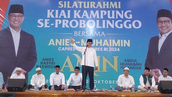 
					A. Muhaimin Iskandar saat bersilahturahmi dengan para kiai kampung.