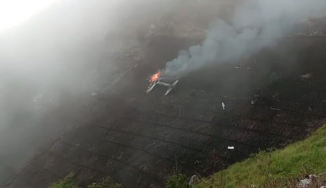 
					JATUH: Salah satu pesawat latih TNI AU yang jatuh di Puspo, Pasuruan. (foto langkapan layar video).