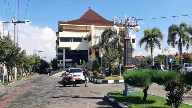 
					Gedung DPRD Kabupaten Probolinggo di Jl. Panglima Sudirman. (foto: dok).