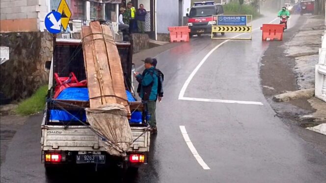 
					DITUTUP: Akses wisata Gunung Bromo ditutup lantaran ada ritual Wulan Kapitu. (foto: Hafiz Rozani)