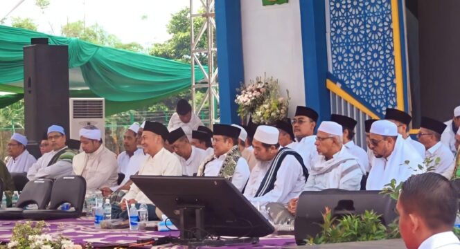 
					Cawapres nomor urut 1, Abdul Muhaimin Iskandar, saat berkunjung ke Ponpes  Al-Yasini Wonorejo Pasuruan. (foto: Moh. Rois)