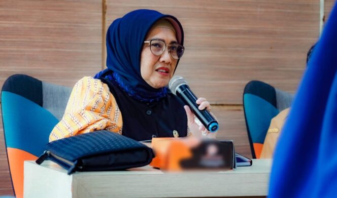 
					Pj. Bupati Lumajang, Indah Wahyuni alias Yuyun. (foto: Asmadi)