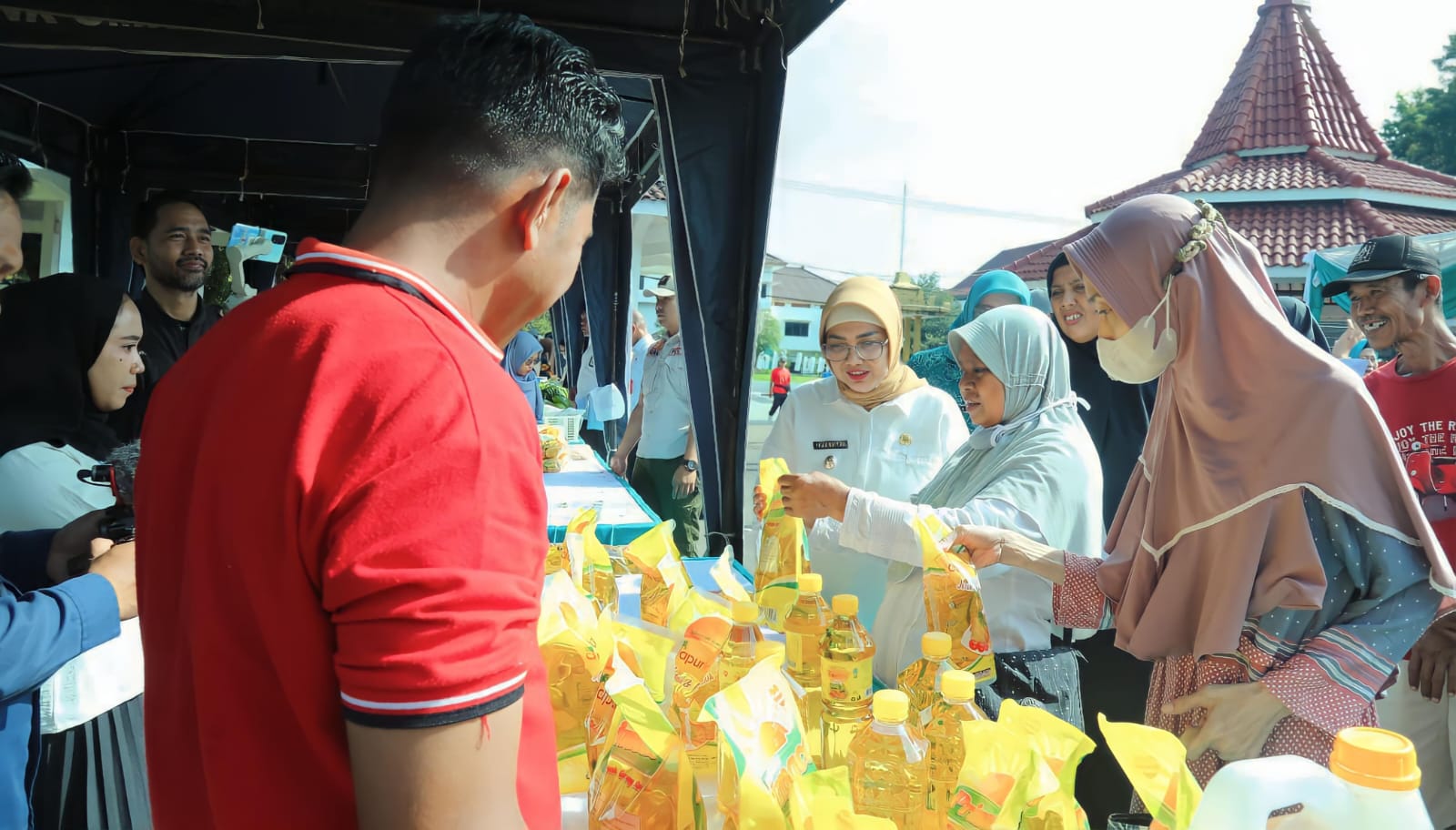 Kendalikan Inflasi, Pemkab Lumajang Gelar Gerakan Pangan Murah ...