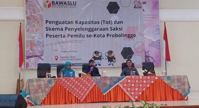 
					PENGUATAN: Acara penguatan kapasitas dan skema penyelenggaraan bagi saksi peserta pemilu di salah satu gedung pertemuan. (Foto: Hafiz Rozani)