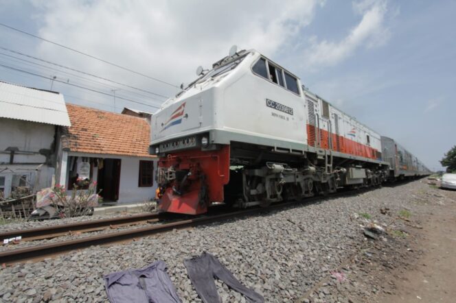 
					KEMBALI OPERASI: KA Mutiara Timur sebelum diberhentikan operasionalnya. (foto: dok).