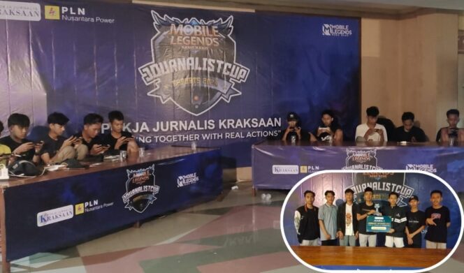 
					BERTANDING: Suasana Pertandingan Final Journalist Cup 2024. Insert: Penyerahan hadiah secara simbolis kepada pemenang. (foto: Ali Ya'lu).