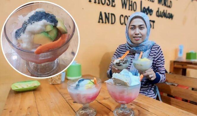 
					MENU NIKMAT: Pemilik kedai Sop Duren Bromo, Lutfiana menunjukkan eberapa menu andalannya. (foto: Hafiz Rozani).