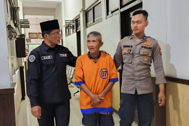 
					DIRINGKUS: Pelaku curanmor pasca ditangkap aparat Polres Probolinggo Kota (Istimewa).