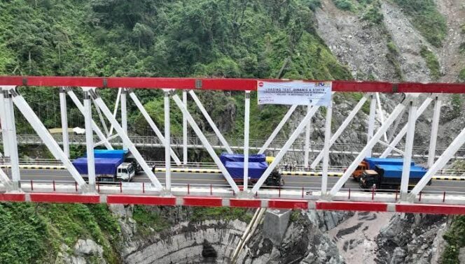 
					Jalur selatan Lumajang - Malang via jembatan Gladak Perak. (foto: Asmadi).