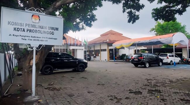 Kantor Komisi Pemilihan Umum (KPU) Kota Probolinggo. (foto: Hafiz Rozani).