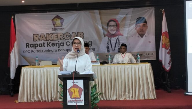 
					Ketua DPC Partai Gerindra Kabupaten Lumajang, Indah Amperawati atau Bunda Indah. (foto: Asmadi).