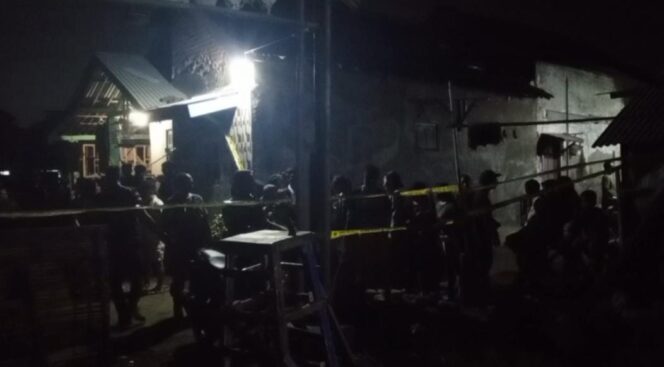 
					GEMPAR: Ledakan keras terjadi di kawasan padat penduduk Kelurahan Ngemplakrejo, Kecamatan Panggungrejo, Kota Pasuruan, Jum'at (10/5/24) tengah malam. (foto: Moh. Rois).