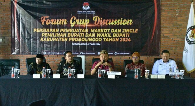 
					SAYEMBARA: FGD sayembara maskot dan jinggel Pemilukada Kabupaten Probolinggo yang digelar oleh KPU  setempat. (foto: Ali Ya'lu).