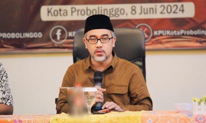 
					Pemerhati Sosial Politik di Kota Probolinggo, Dr. Ahmad Hudri, MAP. 