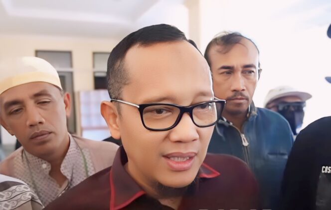 
					Eks Bupati Probolinggo, Hasan Aminuddin. (foto: Istimewa).
