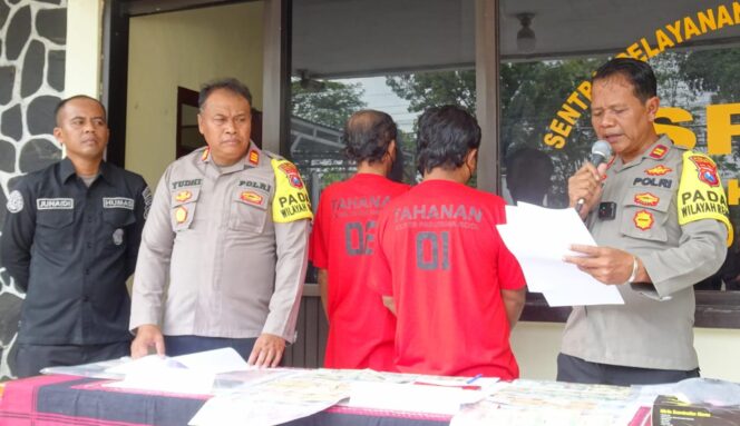 
					RILIS: Polsek Rejoso, Polres Pasuruan Kota, merilis kasus judi togel, Senin (24/6/24) siang. (foto: Moh. Rois).