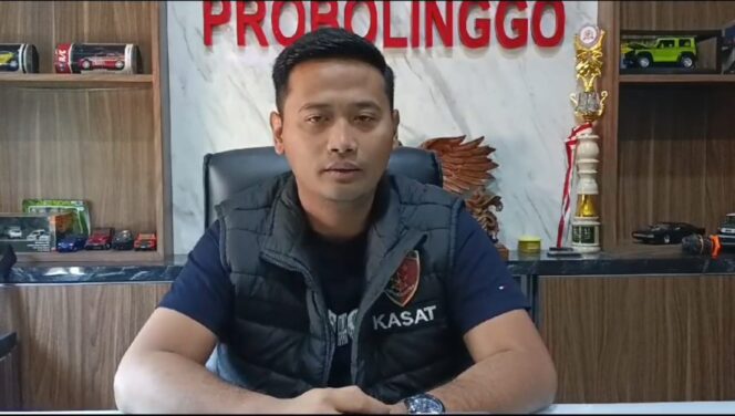 
					Kasatreskrim Polres Probolinggo, AKP Putra Adi Fajar Winarsa. (foto: Ali Ya'lu).