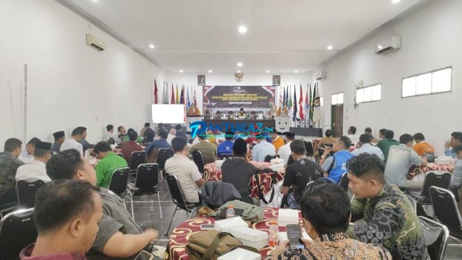 
					SOSIALISASI: KPU Kabupaten Probolinggo gelar sosialisasi PKPU 8 Tahun 2024, Selasa (23/7/24) siang. (foto: Ali Ya'lu).