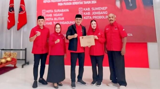 
					KECEWAKAN KADER: Penyerahan rekom DPP PDI Perjuangan kepada Sri Setyo Pertiwi (Foto: Istimewa).