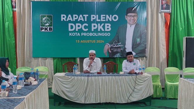 
					PLENO: Rapat pleno DPC PKB Kota Probolinggo hasilnya dukungan untuk Abdul Muhaimin Iskandar pimpin kembali PKB. (foto: Hafiz Rozani).