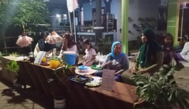 
					DJAMAN BIYEN: Suasana keceriaan Pasar Djaman Biyen di Winongan Pasuruan. (foto: Moh. Rois)