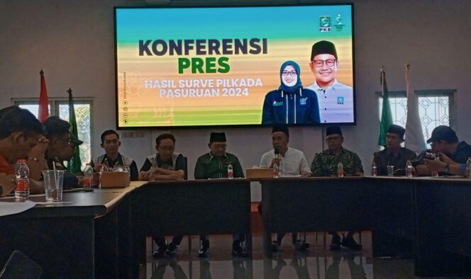 
					RILIS: DPC PKB Kabupaten Pasuruan saat merilis hasil survei internal jelang Pilkada Serentak Tahun 2024. (foto: Moh. Rois).