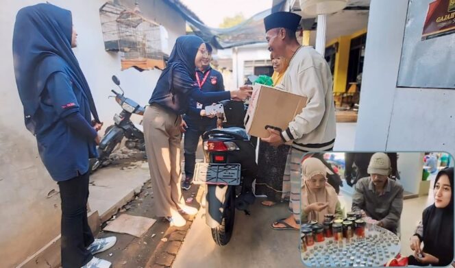 
					Penyerahan motor dan saat proses menghitung uang koin di dealer.