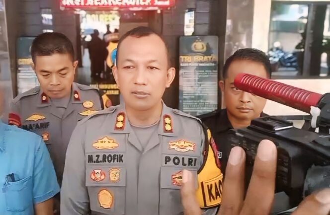 
					Kapolres Lumajang akan melibatkan semua personelnya untuk patroli siang dan malam.