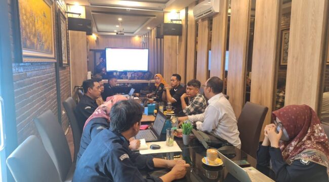 Rapat pleno KPU Kabupaten Pasuruan. 