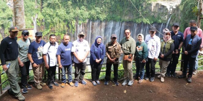 
					Grojokan Sewu, salah satu destinasi wisata alam di Desa Sidomulyo, Kecamatan Pronojiwo.