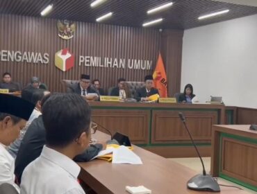 Bawaslu RI saat bersidang terkait pemecatan dua caleg PKB di DPR RI. (Foto: Istimewa).