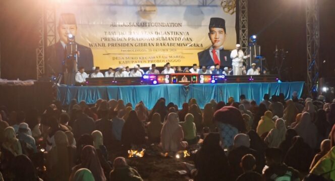 
					KHIDMAD: Suasana tasyakuran dan doa bersama untuk Prabowo-Gibran di Desa Suko, Maron, Probolinggo. (foto: Moh. Rochim).