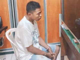 TERTANGKAP: SF, pelaku curanmor milik warga Kelurahan Ketapang, Kota Probolinggo saat dimintai keterangan. (foto: istimewa)
