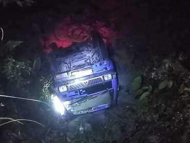 Kondisi mobil pikap yang terperosok ke jurang di Piket Nol.
