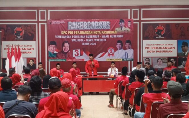 
					Edy Paripurna memberikan sambutan kepada kader PDI Perjuangan Kota Pasuruan dalam Rakercabsus untuk pemenangan Pilgub dan Pilwali 2024. (Foto : Moh Rois)