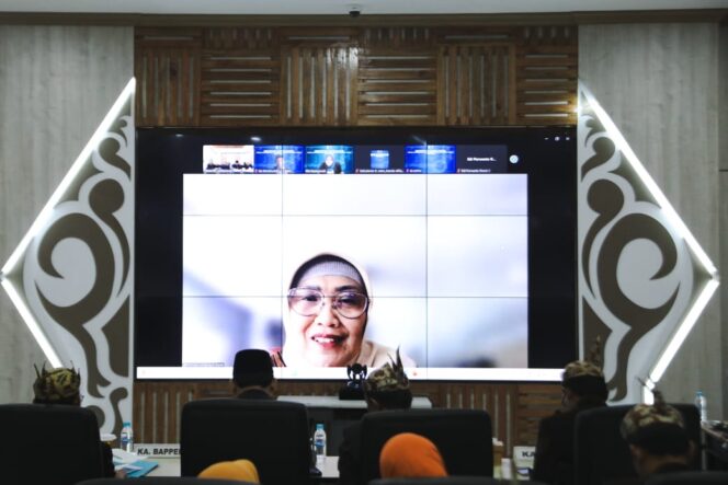 
					Acara Tahapan Akhir Monitoring dan Evaluasi Keterbukaan Informasi Publik Tahun 2024 yang diselenggarakan oleh Komisi Informasi Provinsi Jatim melalui zoom meeting.