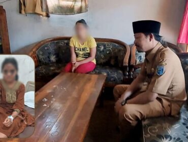 GANGGUAN JIWA: Orang tua IS saat berbincang dengan Kepala Desa Ngepung. Insert: IS menjalani perawatan medis akibat lebam pada bagian wajahnya. (foto: Hafiz Rozani)