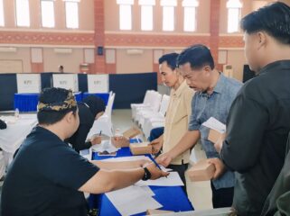 Suasana simulasi pencoblosan di GIC Kraksaan, Kamis (21/11/2024).