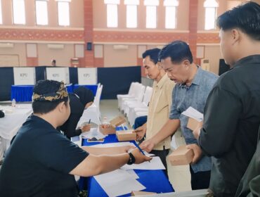 Suasana simulasi pencoblosan di GIC Kraksaan, Kamis (21/11/2024).