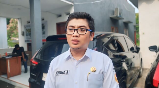 Ketua Bawaslu Kota Probolinggo, Johan Dwi Angga. (foto: Hafiz Rozani).