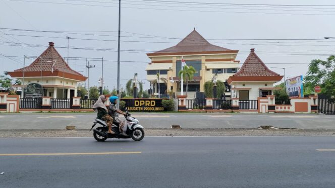 
					Kantor DPRD Kab Probolinggo.