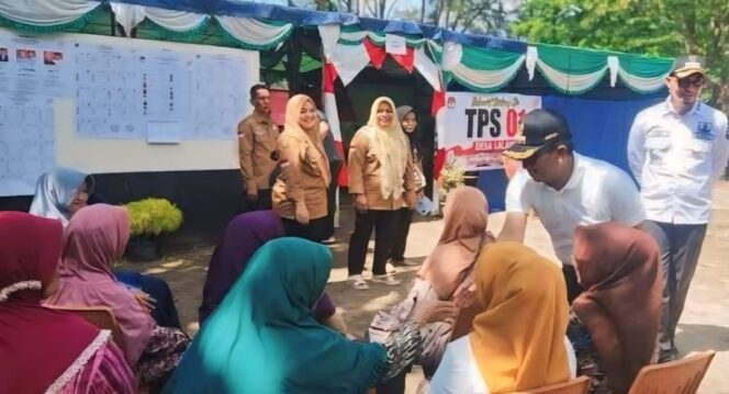 
					GOLPUT: Salah satu TPS di Kabupaten Lumajang saat pencoblosan Pilkada Serentak 2024 pada tanggal 27 November. (foto: dok)
