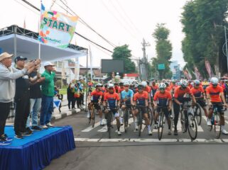 Sebanyak 300 peserta lomba yang berasal dari dalam maupun luar daerah ikut meramaikan acara Balap Sepeda Tour Semeru III.