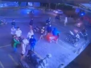 Tangkapan layar video viral pengeroyokan pelajar di Kota Pasuruan. (foto: Moh. Rois).
