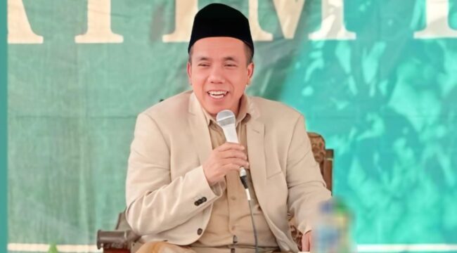 GENTLE: Calon Bupati nomor urut 01, KH. Abdul Mujib Imron atau Gus Mujib. (foto: gusmujib.id)
