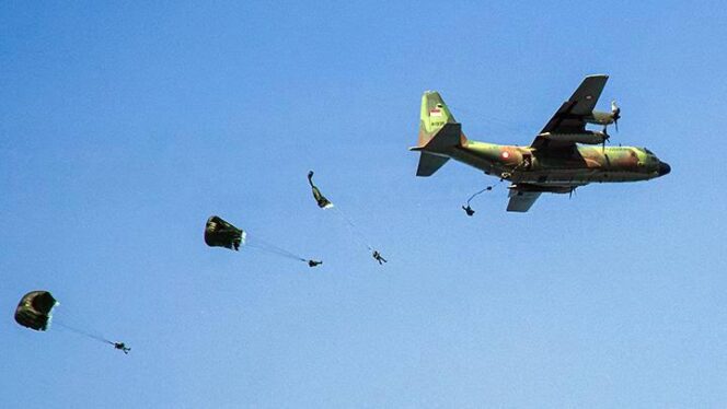 
					LATIHAN: Suasana latihan tempur TNI-AU di Air Weapon Range (AWR) di Lumajang. (foto: Asmadi)
