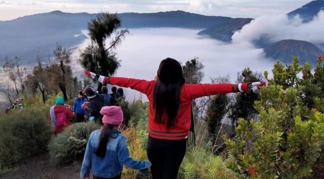 DITUTUP: Kawasan kaldera wisata Bromo bakal ditutup sementara karena perayaan Wulan Kapitu. (foto: dokumen)