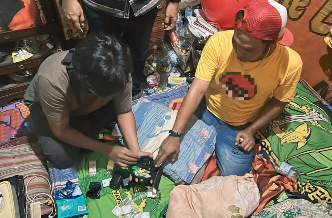 
					Penangkapan tersangka beserta barang bukti 